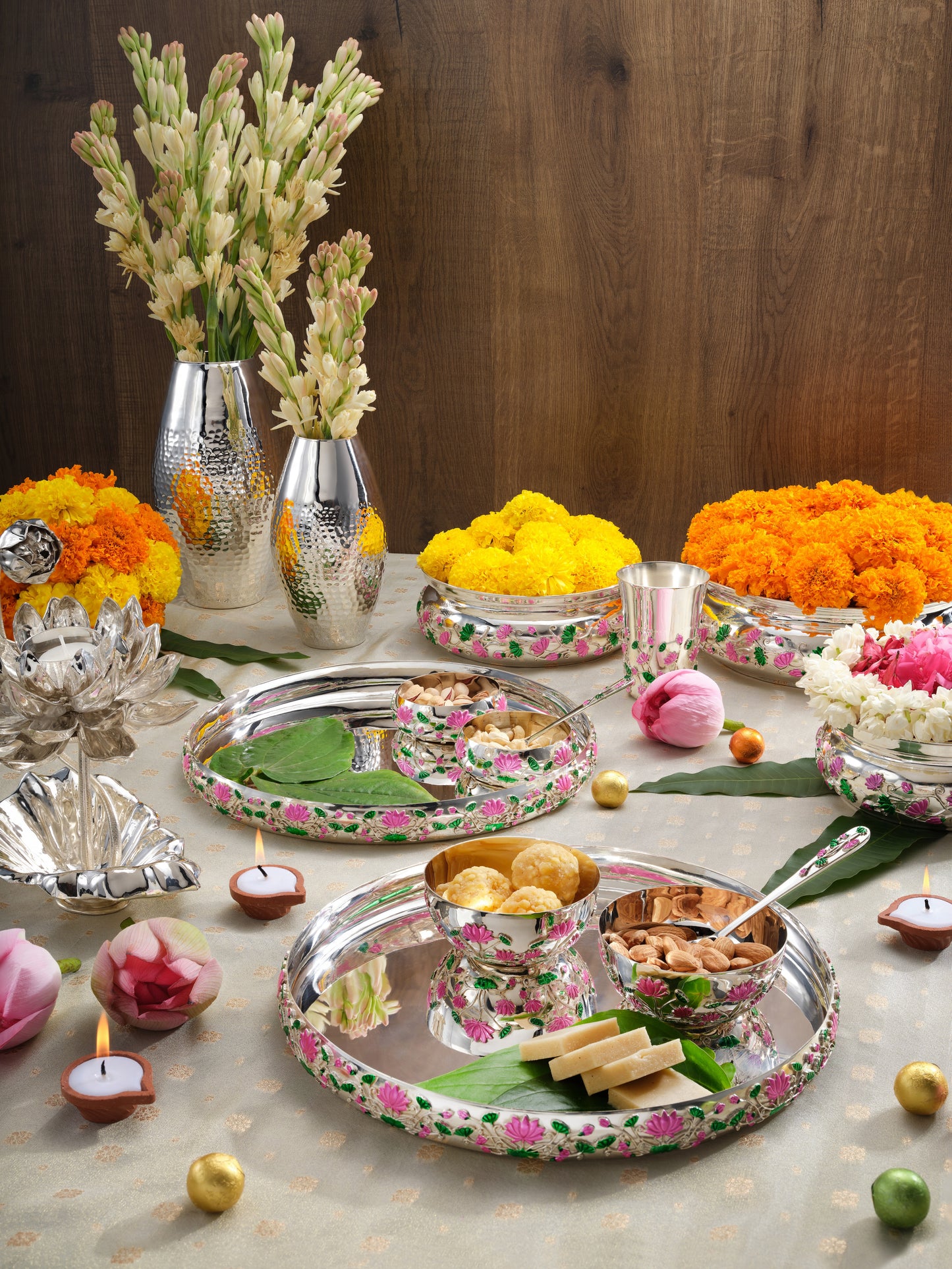 Pichwai Dinner Set (6 pieces)